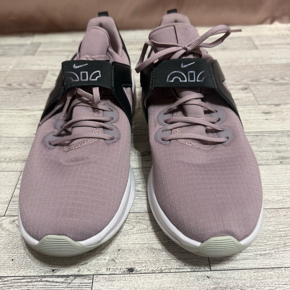 Womans Nike Air Max Bella TR 5 Size 10
